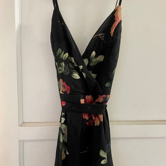Lulus Dresses & Skirts - Lulus Coral Floral Black Strappy Midi Dress